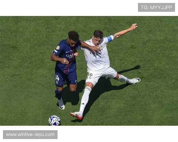 巴尔韦德：从不适到全能，24场右后卫征程的蜕变与亮眼数据